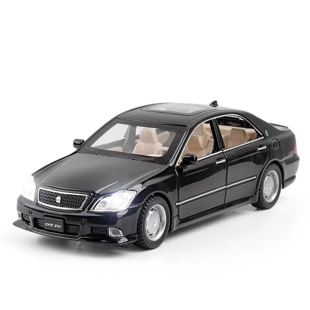Панда 1/32 Корона литая под давлением металлическая модель автомобиля имитация откидной двери открытая звуковая лампа Коллекционная из сплава