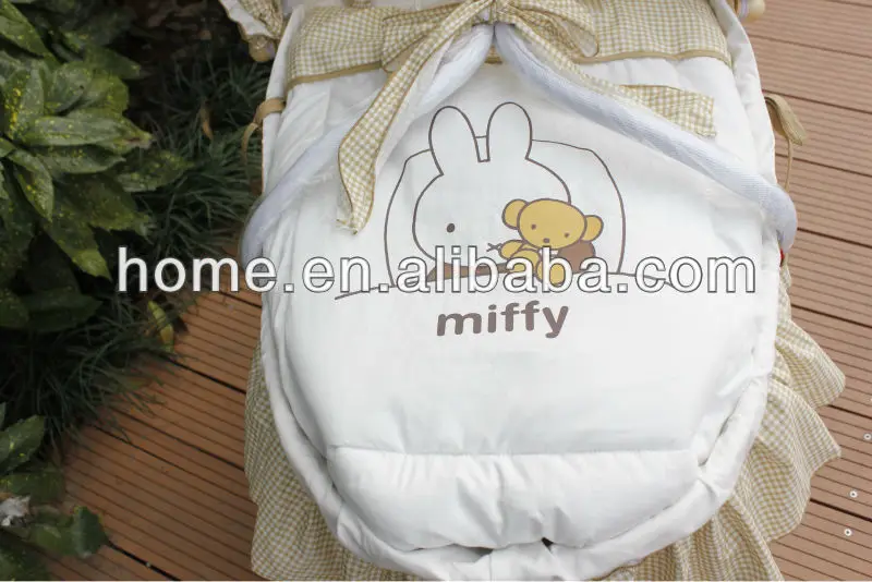 Красочный набор корзин для младенцев с различным дизайном