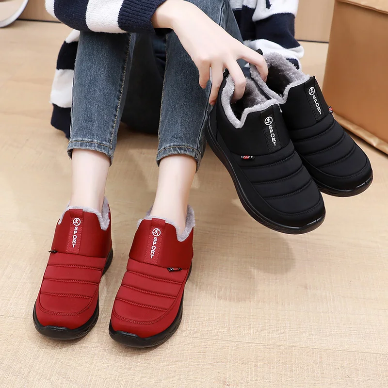 2021-Warm winter cotton shoes for women with cashmere old Beijing cloth shoes old snow boots soft sole non-slip mother shoes