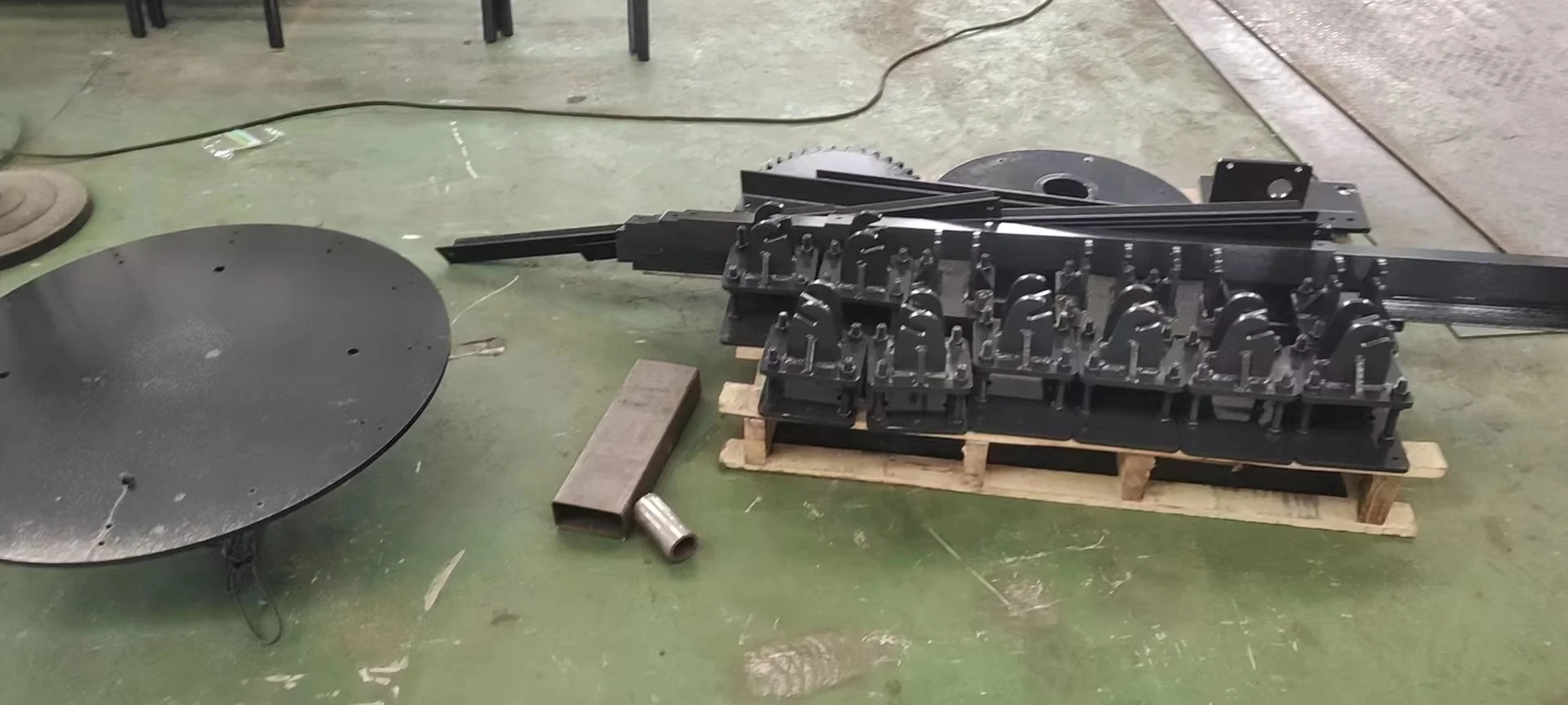 3tons 5tons 17tons can rotate 360 degree drive away turn table car display racks turntable