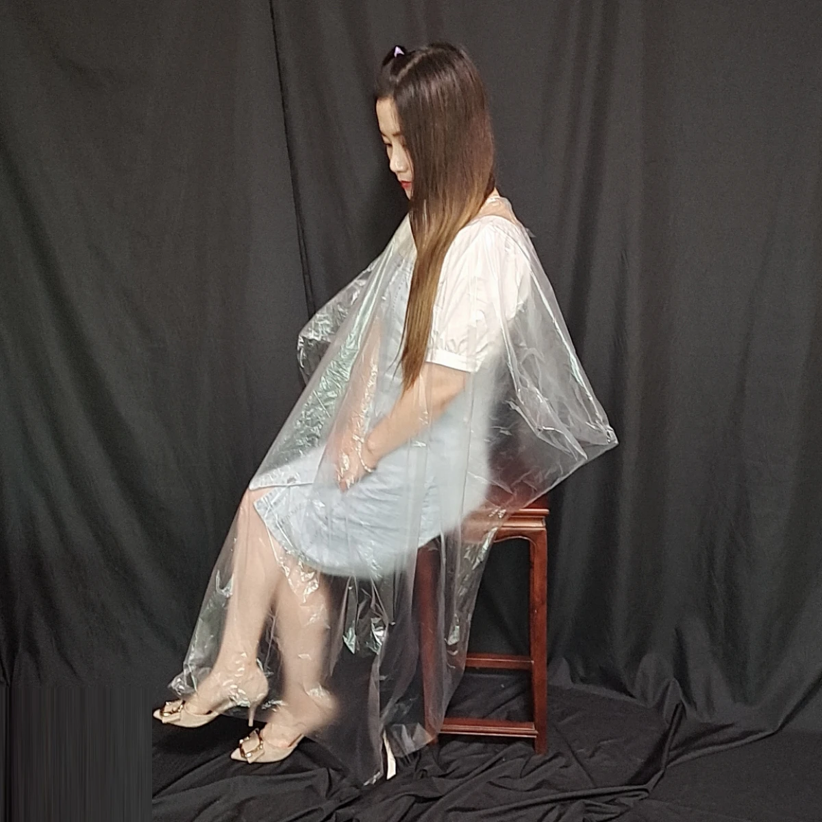Hairdressing Salon Haircut Shawls Cloak Apron Manufacturers Produce Various Specifications of Disposable to Cover Hair