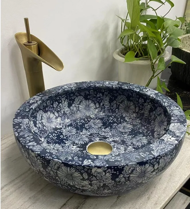 Excellent quality countertop art blue and white porcelain bathroom sink painted flower ceramic wash basin