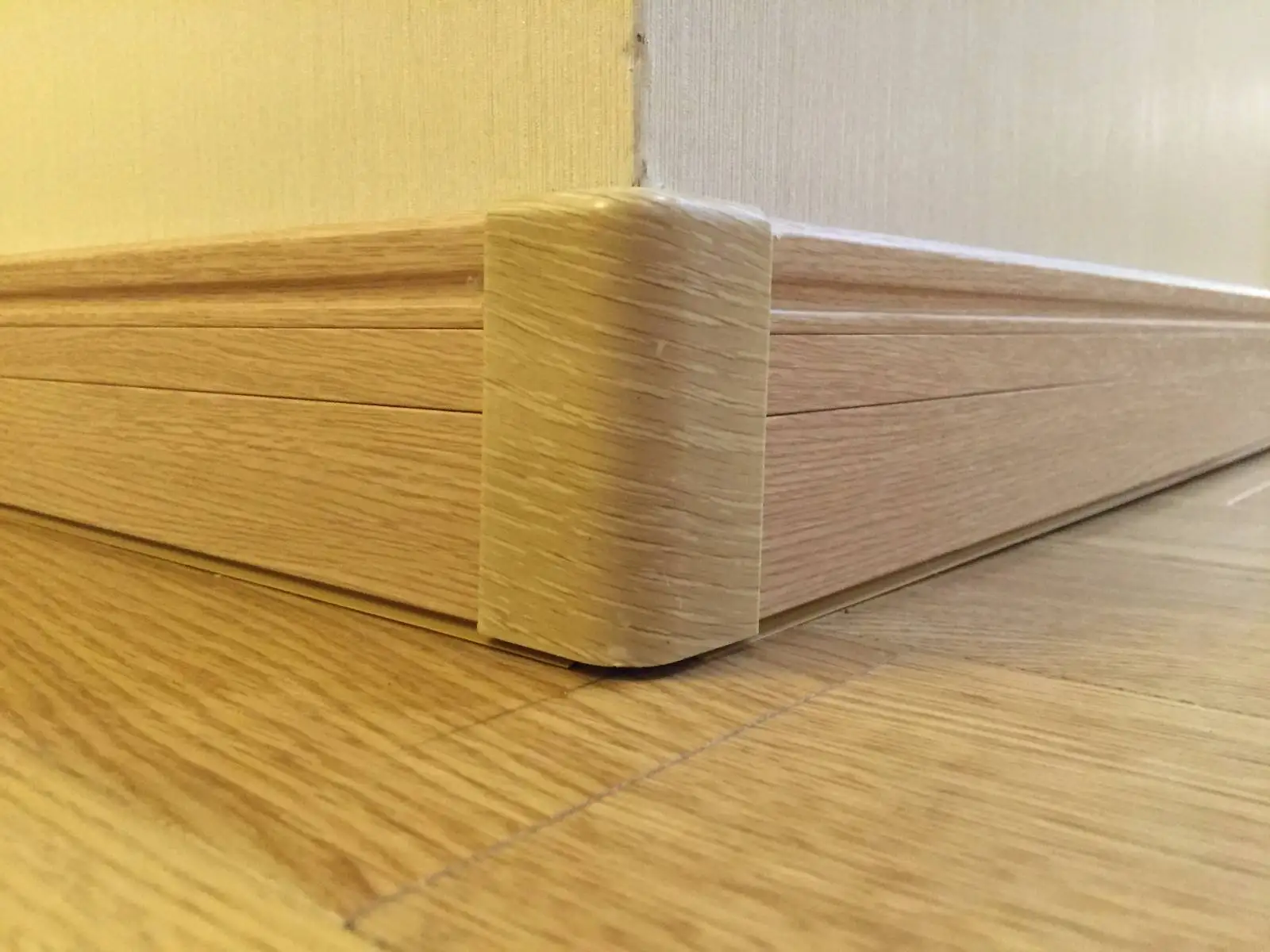 Factory price wood grain wpc skirting board, pvc composite baseboard skirting line