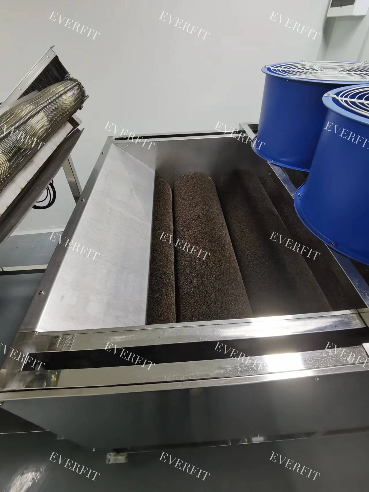 2024 Hot Style High Quality Wholesale Barhi Date Cleaning And Drying Nylon Brush Machine