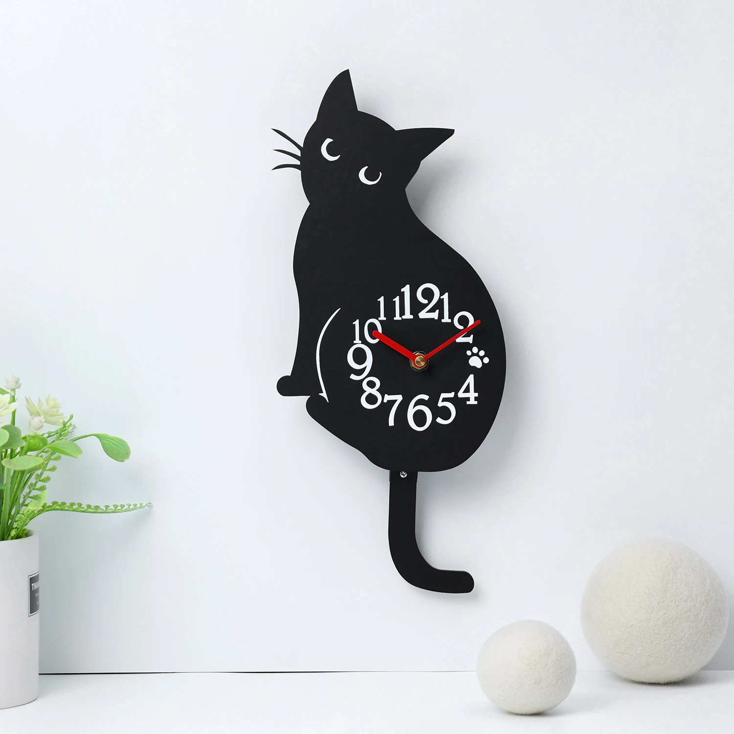 New Hot Selling Cute Tail Wagging Cat Clock Acrylic Creative Wall Decoration Clock