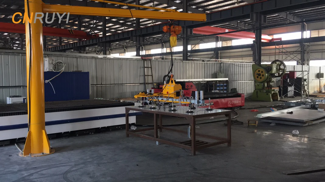 Best heavy duty customized vacuum cantilever crane lifter for metal sheet loading unloading