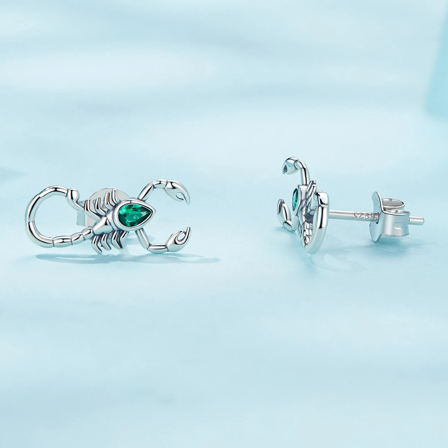 925 Sterling Silver Green Zircon Scorpion Stud Earrings for Women Original Design Animal Earrings Fine Jewelry SCE1555
