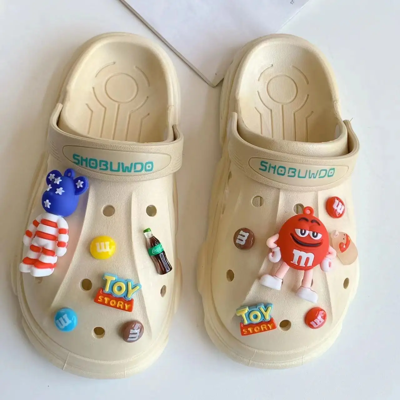 New Arrival Shoe Charms Clogs Stickers 2024 Charm Shoe Custom Designer Pvc Custom For shoe Charms Logo Women Men Clogs