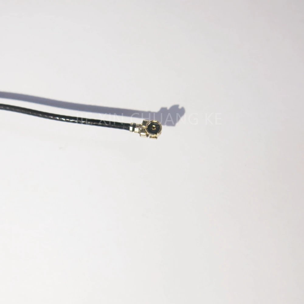 GPS antenna 25*25*4mm 1575.42MHz SMD active internal ceramic cable Product line length 7CM, cable length can be customized