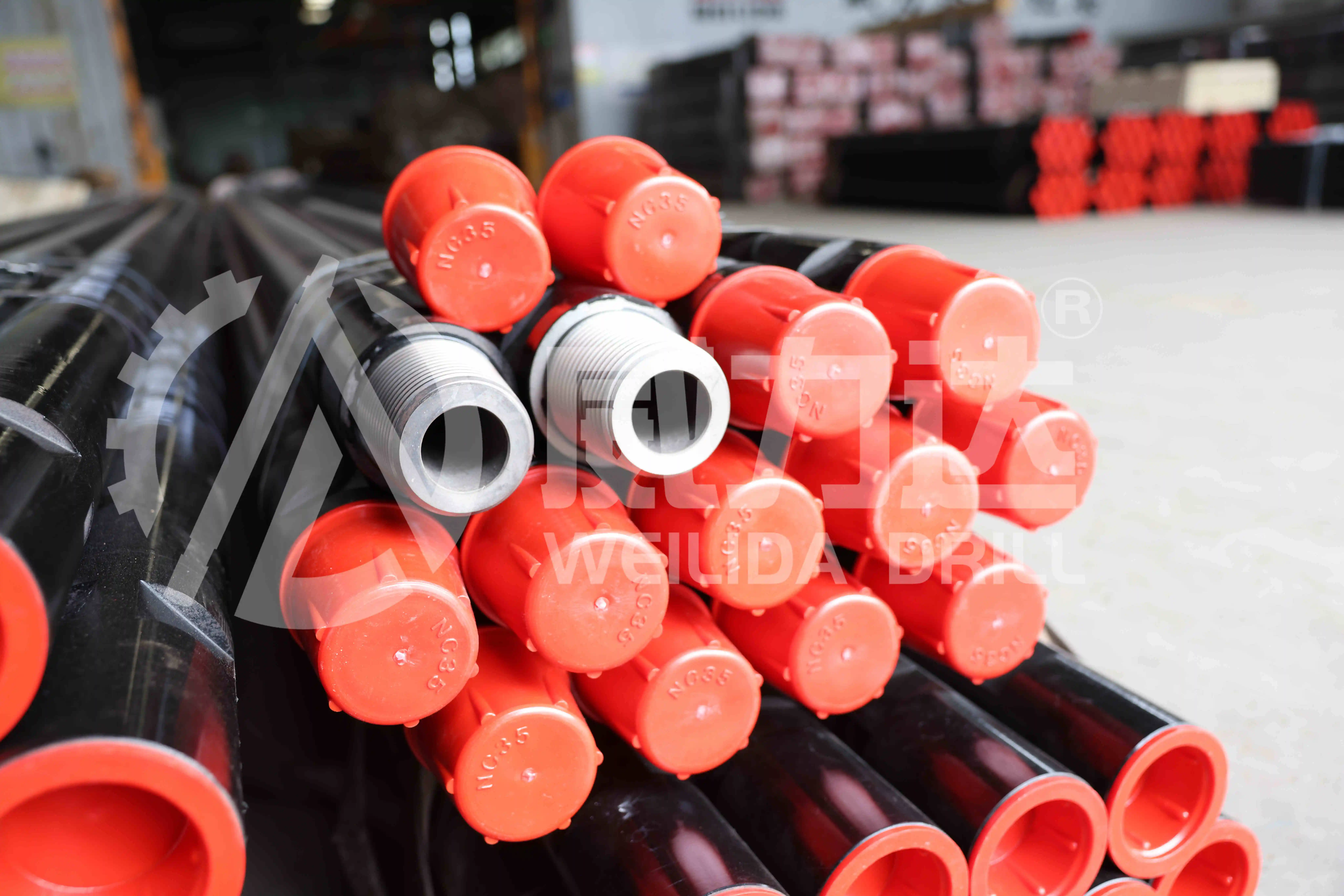 Oil Casing Pipe API 5CT Grade L80 Steel Seamless Pipe Round Cheap Price Drill Pipe Black Painting