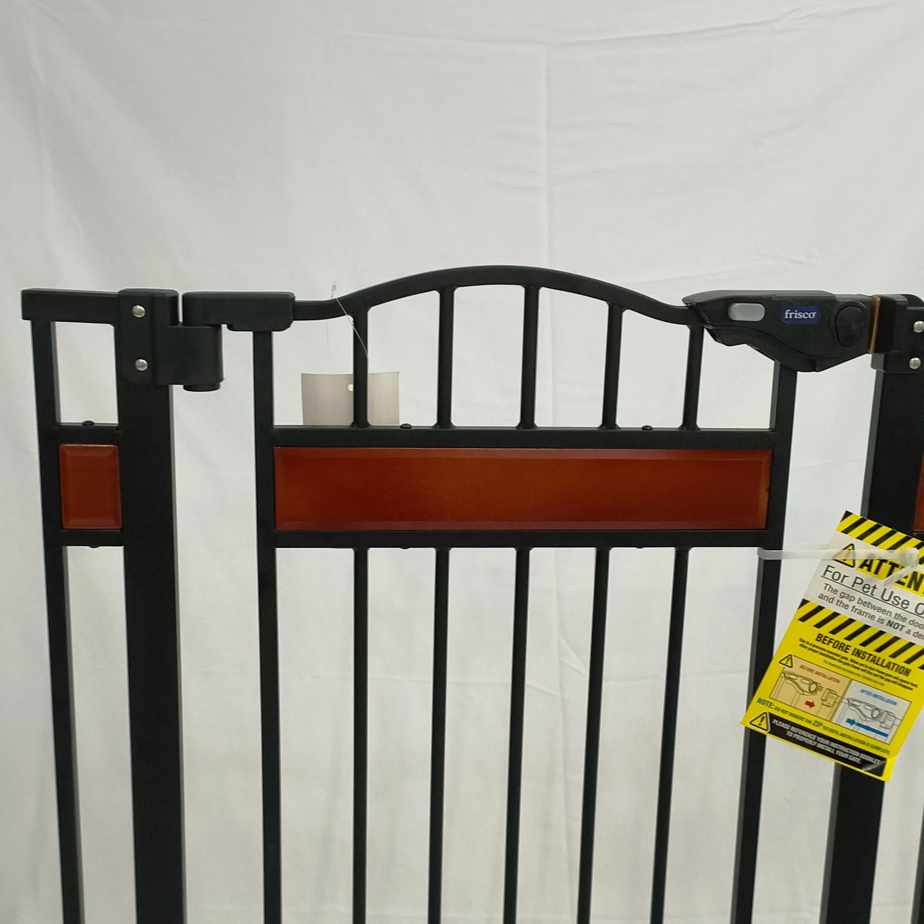 High quality  new fashion auto close  security adjustable wood metal baby pet door safety gate design for stairs bedrooms