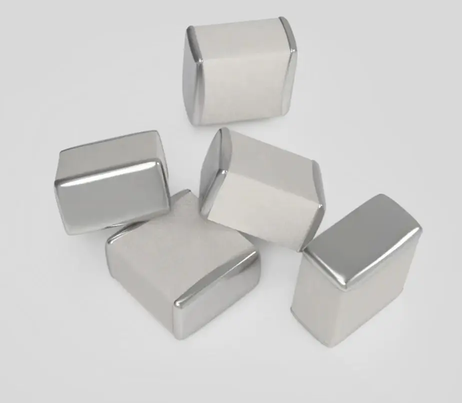 AFT09S282N  720-960 MHz, 80 W AVG.,20dB WIDEBAND RF POWER LDMOS TRANSISTORS