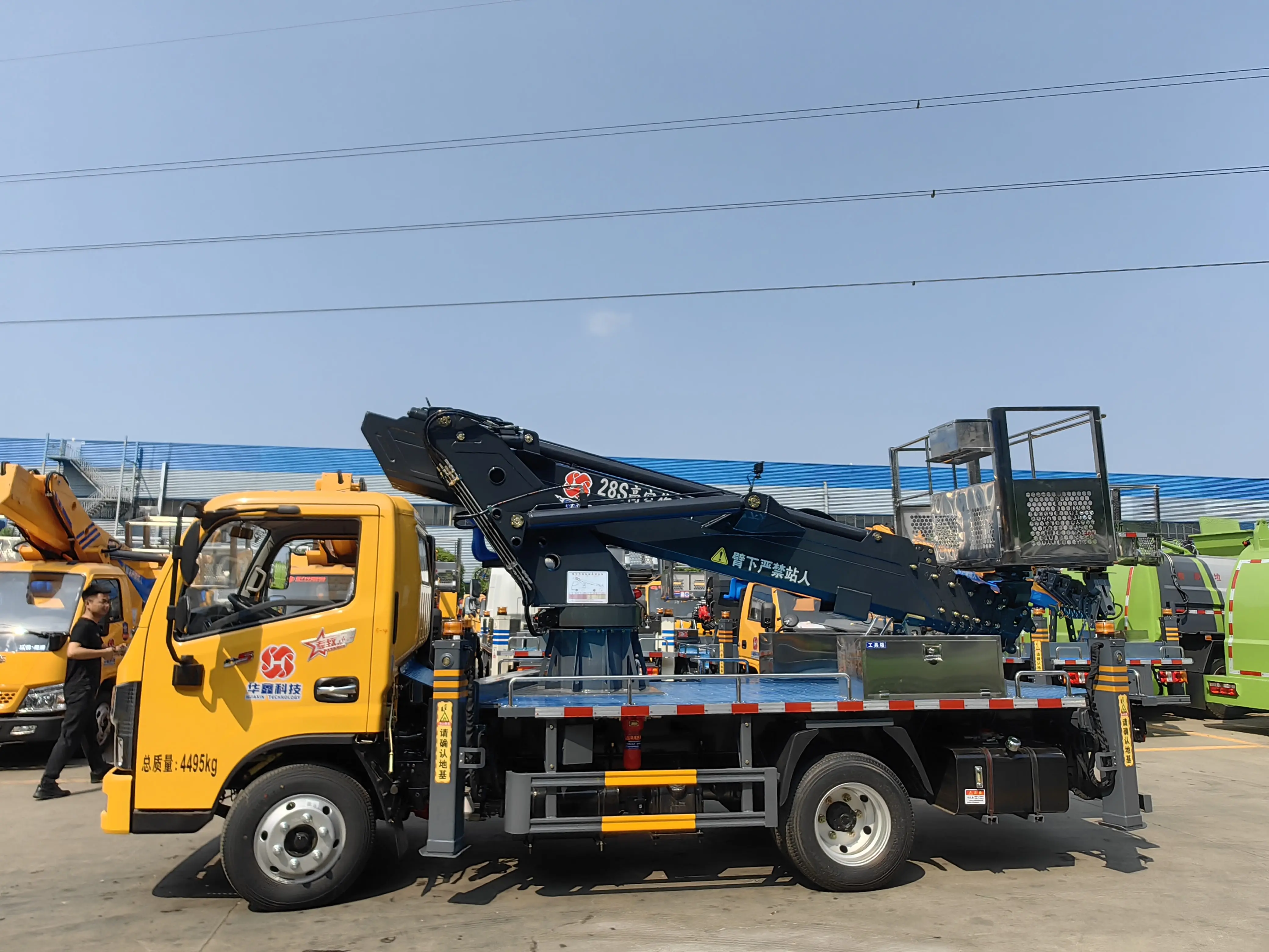 2024 New and Good light white Export Isuzu 31 meters with strong engine and big driving room