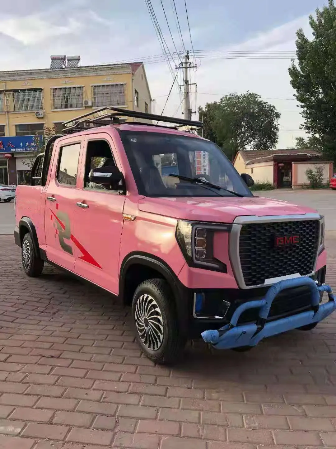 New Energy VehiclesOEM Chinese factory 4-wheeled Transportation 4x4 Multifunctional Electric truck pickup cargo Vehicle hot sale
