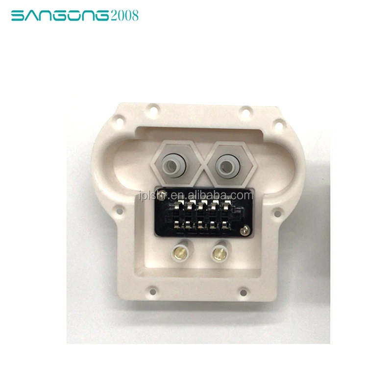 connector D female.jpg