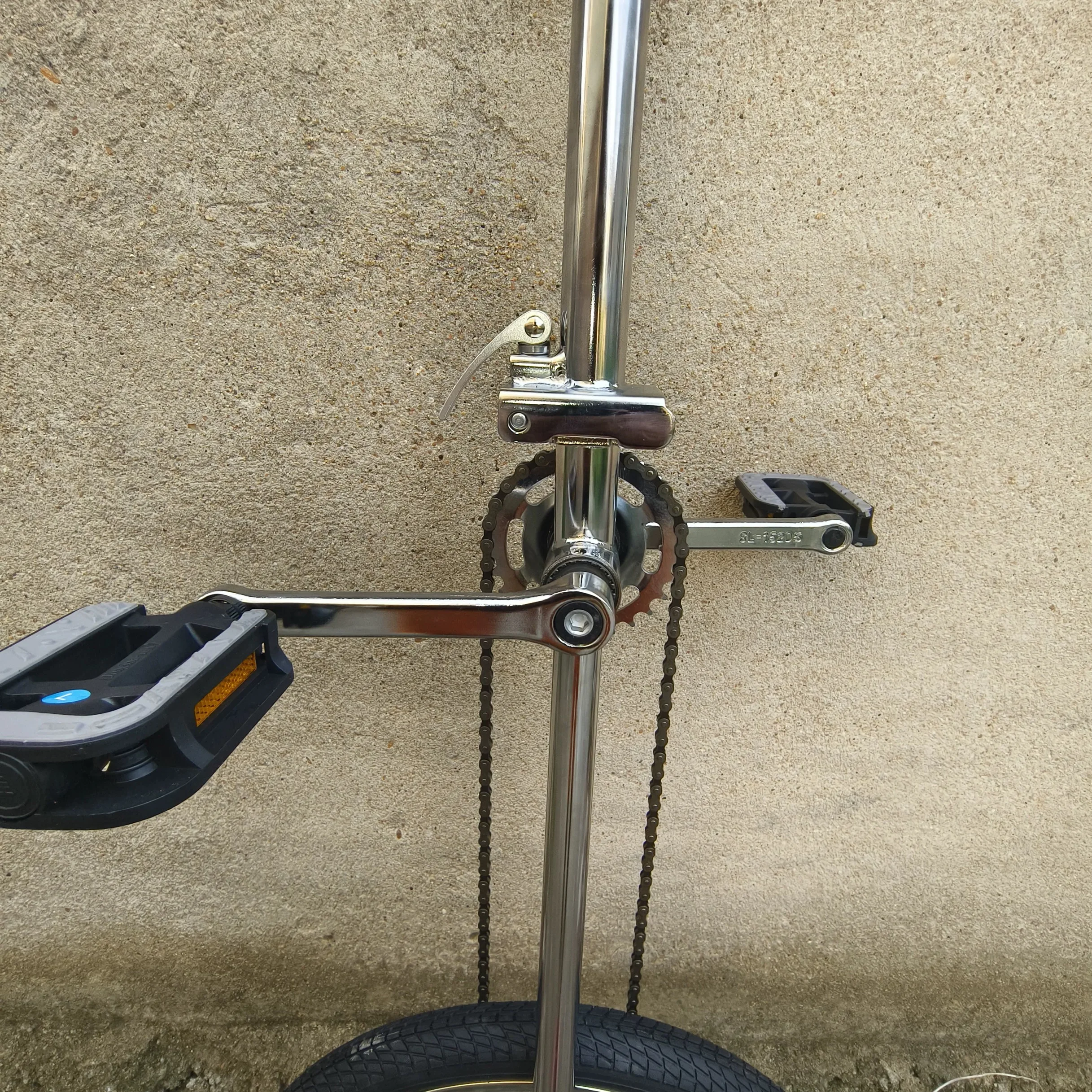 20 inch giraffe unicycle high-strength chrome-molybdenum steel frame acrobatics balance performance clown giraffe unicycle