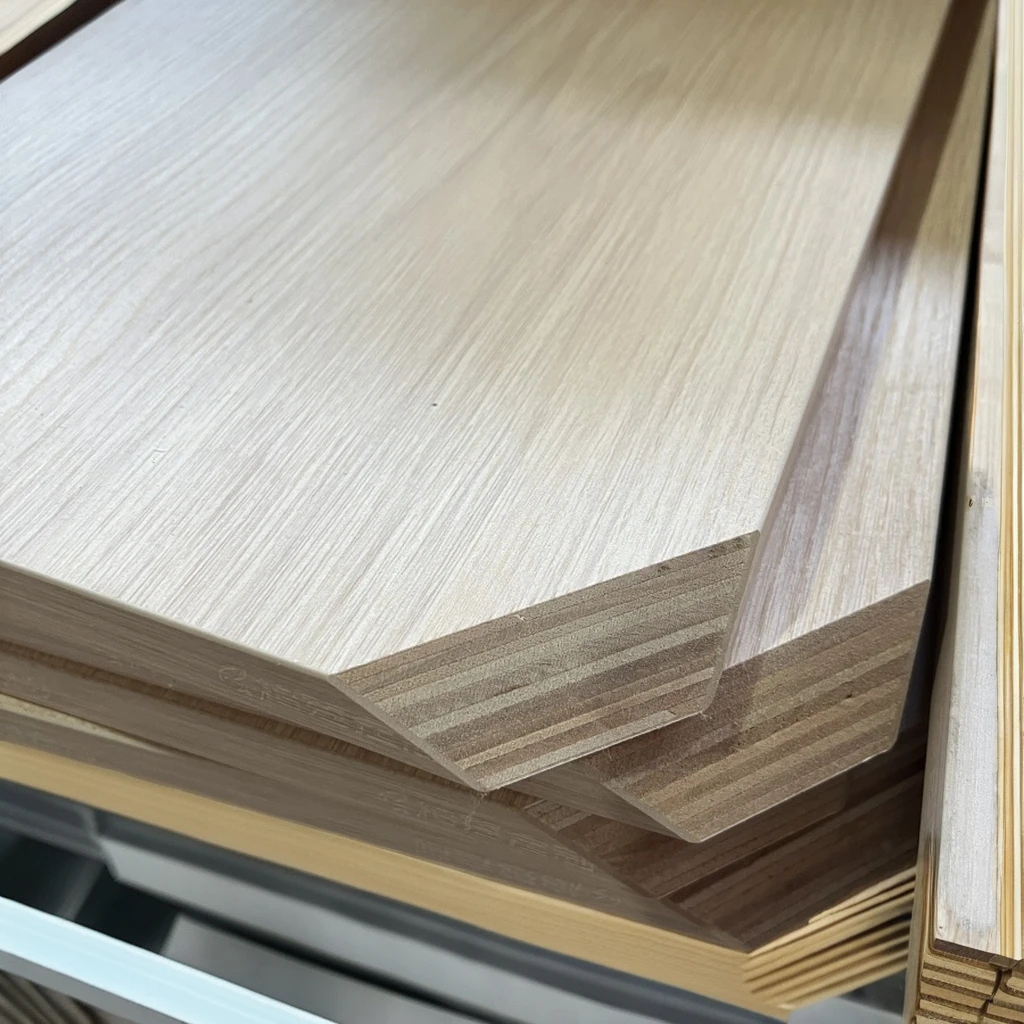 Modern Design 3-25mm E0 Glue Okoume Full Poplar Core Sofa Frame Plywood Moisture-Proof and for Apartments Factory Price