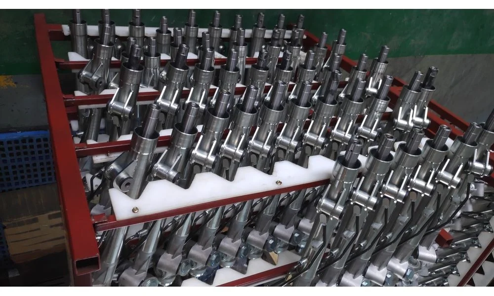 High Quality auto car parts power steering gear for KIA BONGO OEM NO.0K63C-32-110F  57700-4E400