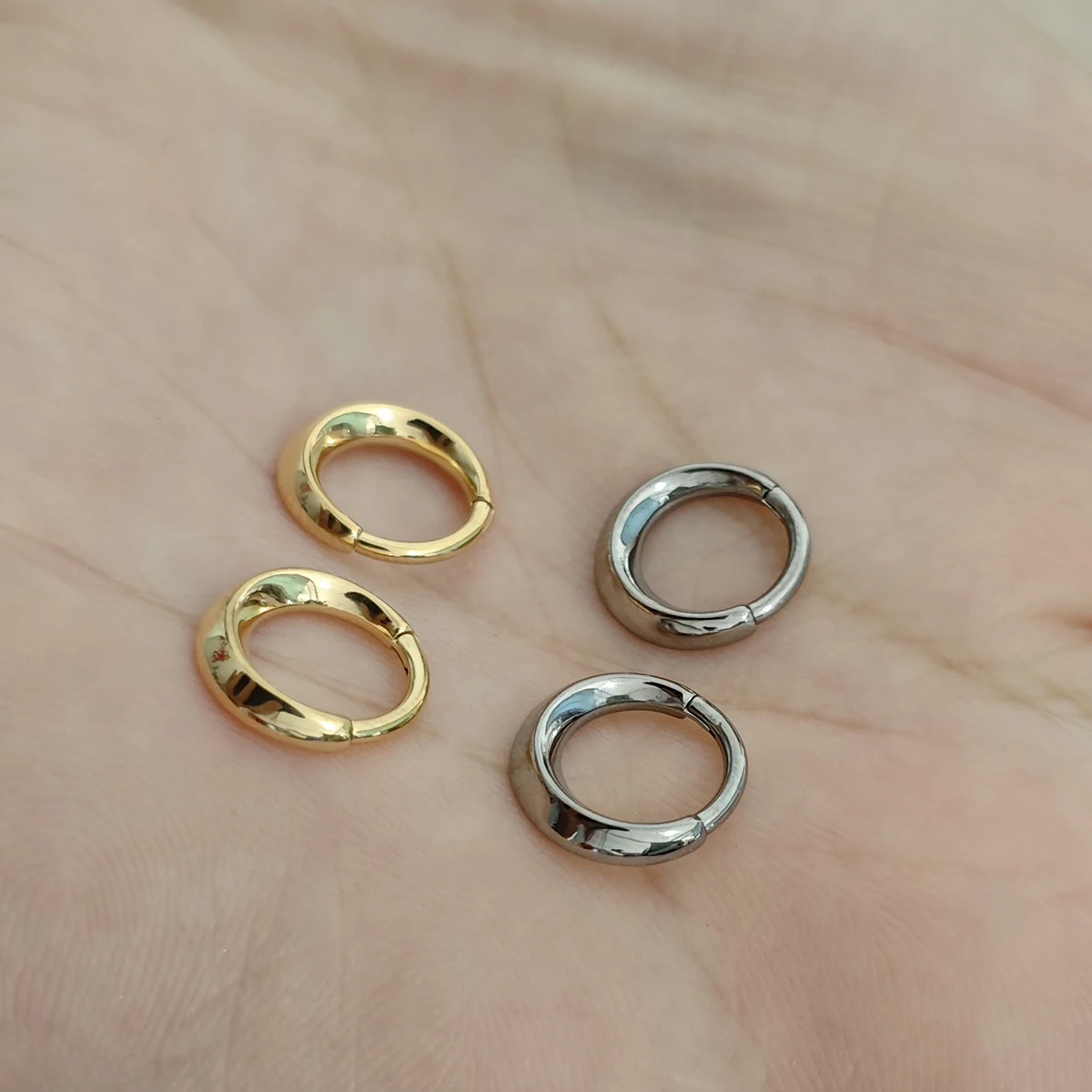 Calendo New Style  ASTM F136 Titanium  High Polished  Threadless Cartilage  Lobe Earring  End Piercing  Jewelry Top