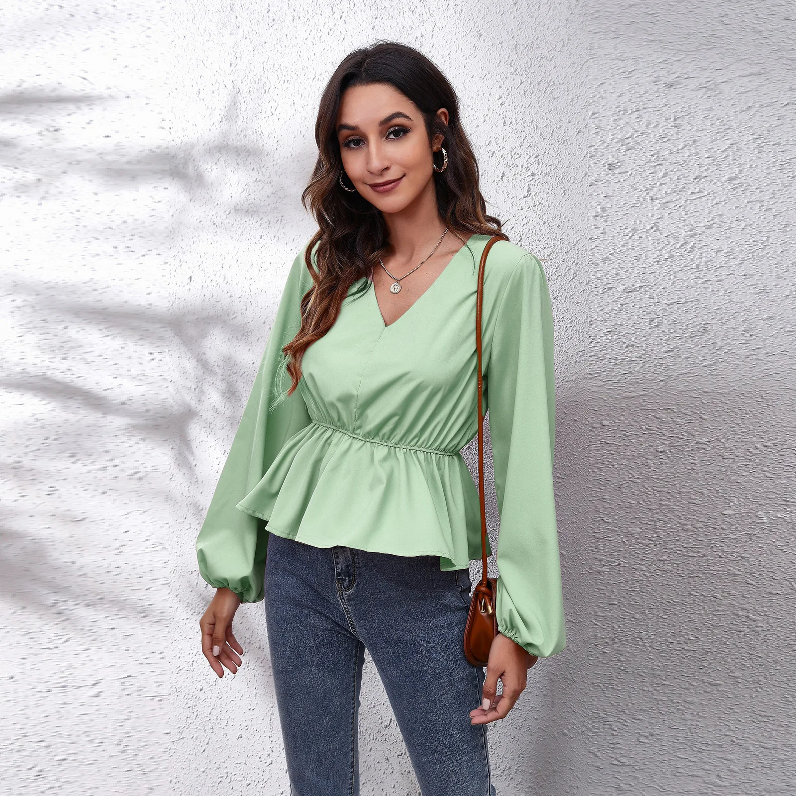 Bulk wholesale women clothing autumn lantern sleeve chiffon shirt for ladies Solid color waist V-neck long sleeves blouse 2022