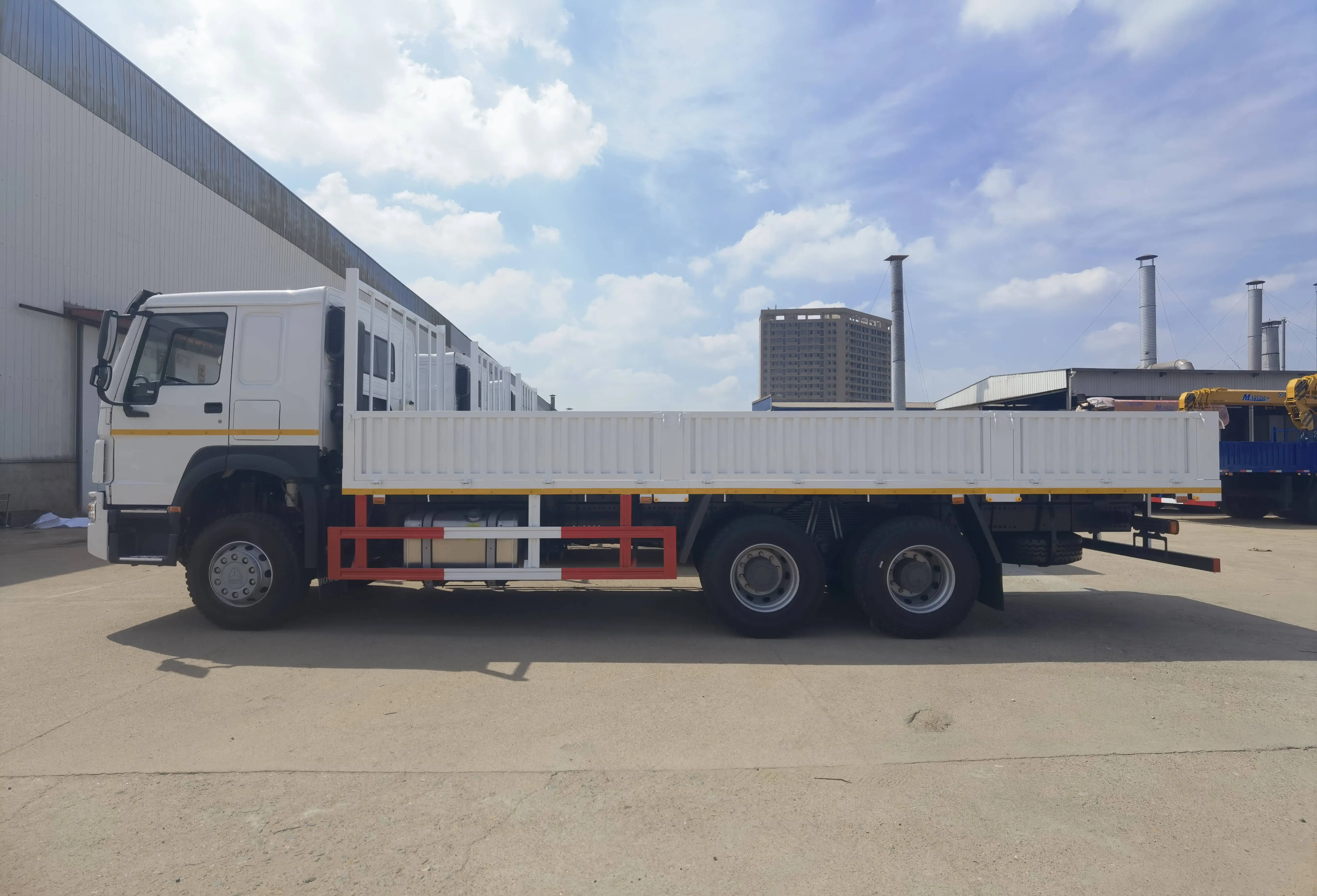 HOWO Cargo Truck Lorry Vehicle for Sale Mechanic 6*4 Truck Automatic Truckk in store