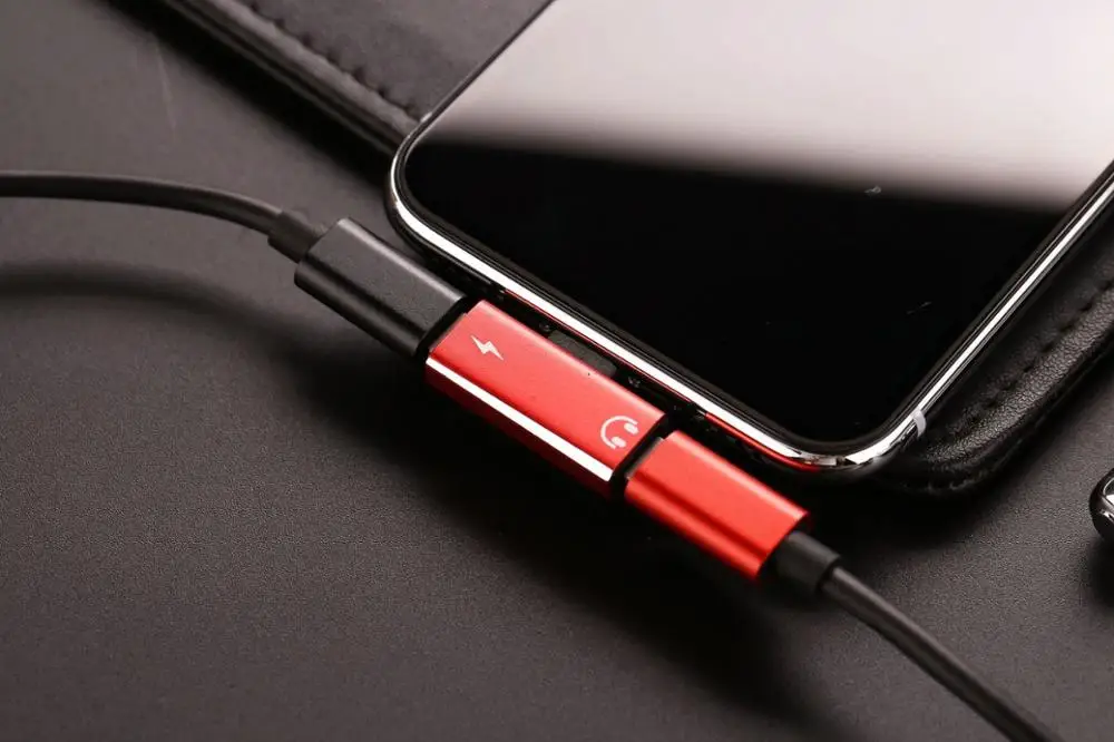 Hot sale Original  T shape splitter 2 in 1 3.5mm headphones aux adapter for iPhone support call and charging at the same time