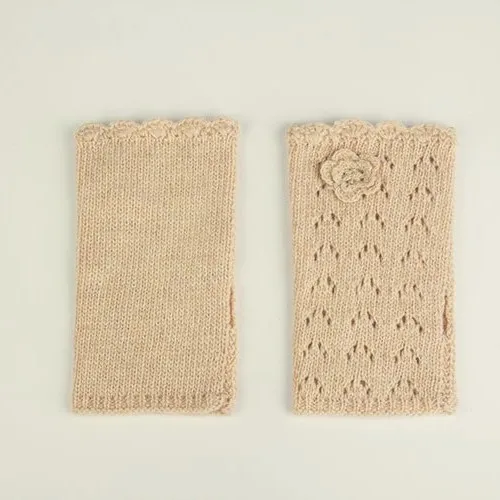 knitted mittens without finger decorated with bowknot and ornamental engraving