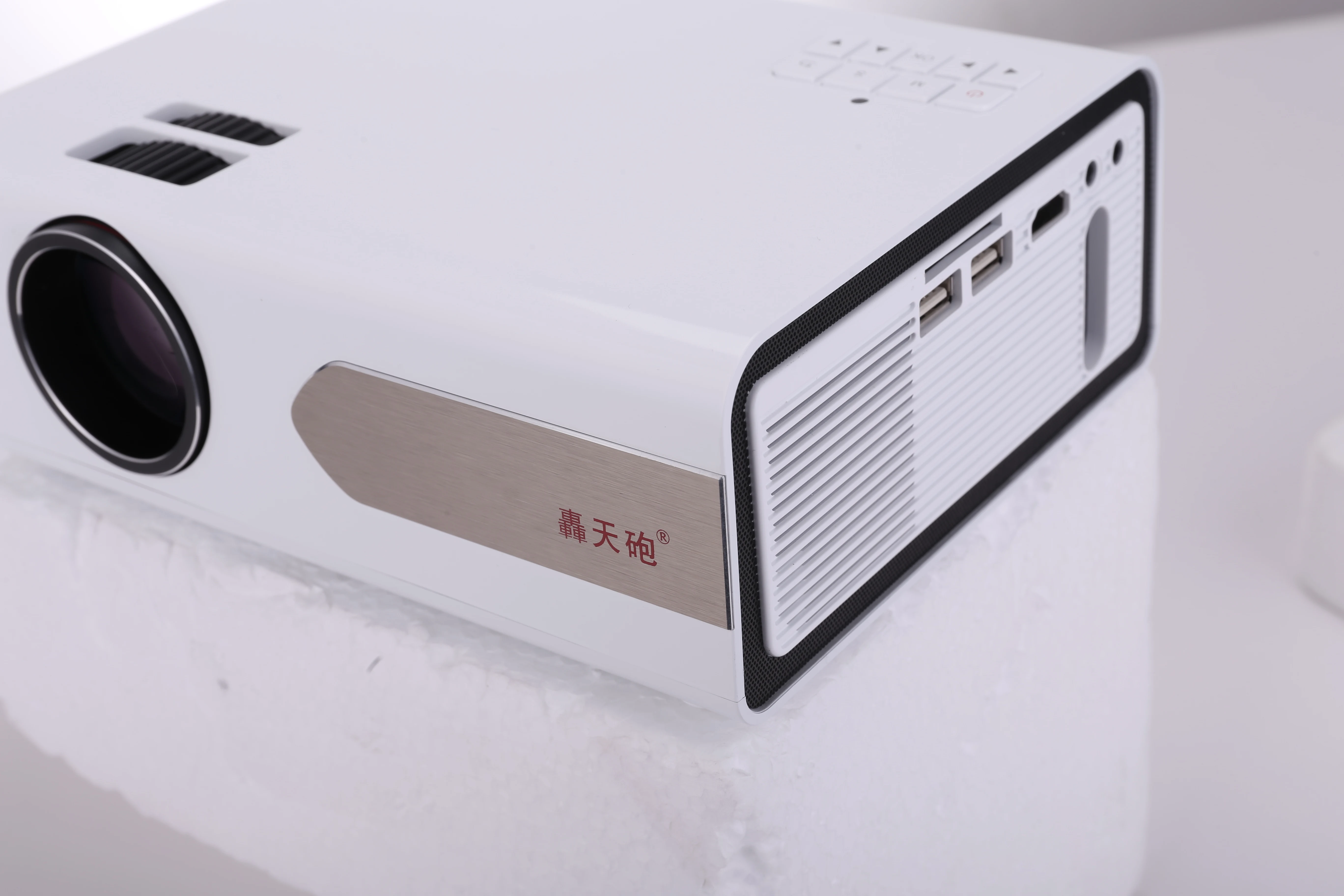 Home Theater led Projector HTP GP18 Full HD 720P 1500lumen High Brightness fashion design proyector  with mirroringcast Android