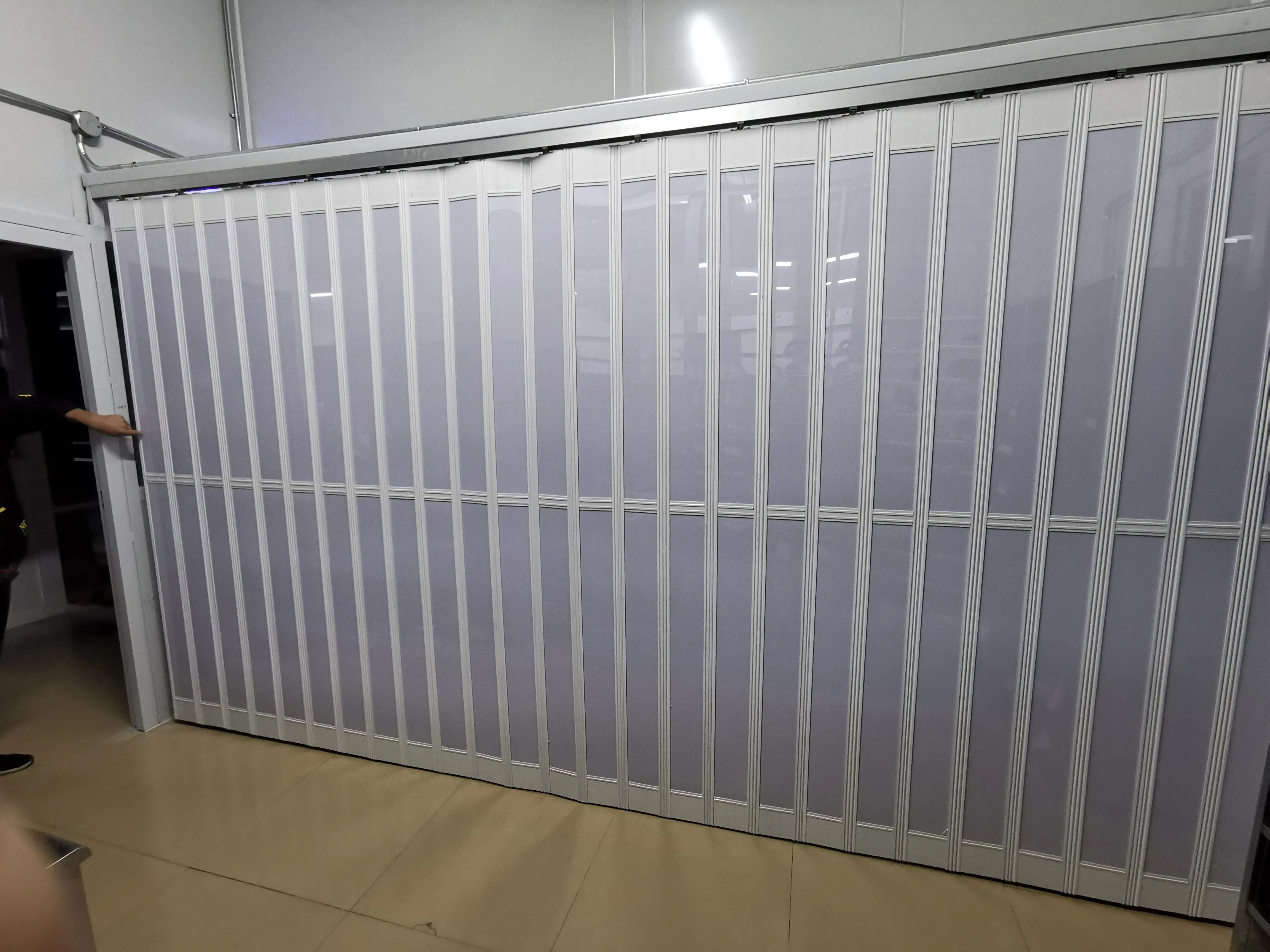 Provincial Automatic Polycarbonate Folding Door Modern Design PVC and Plastic Accordion Folding Screen Wholesale