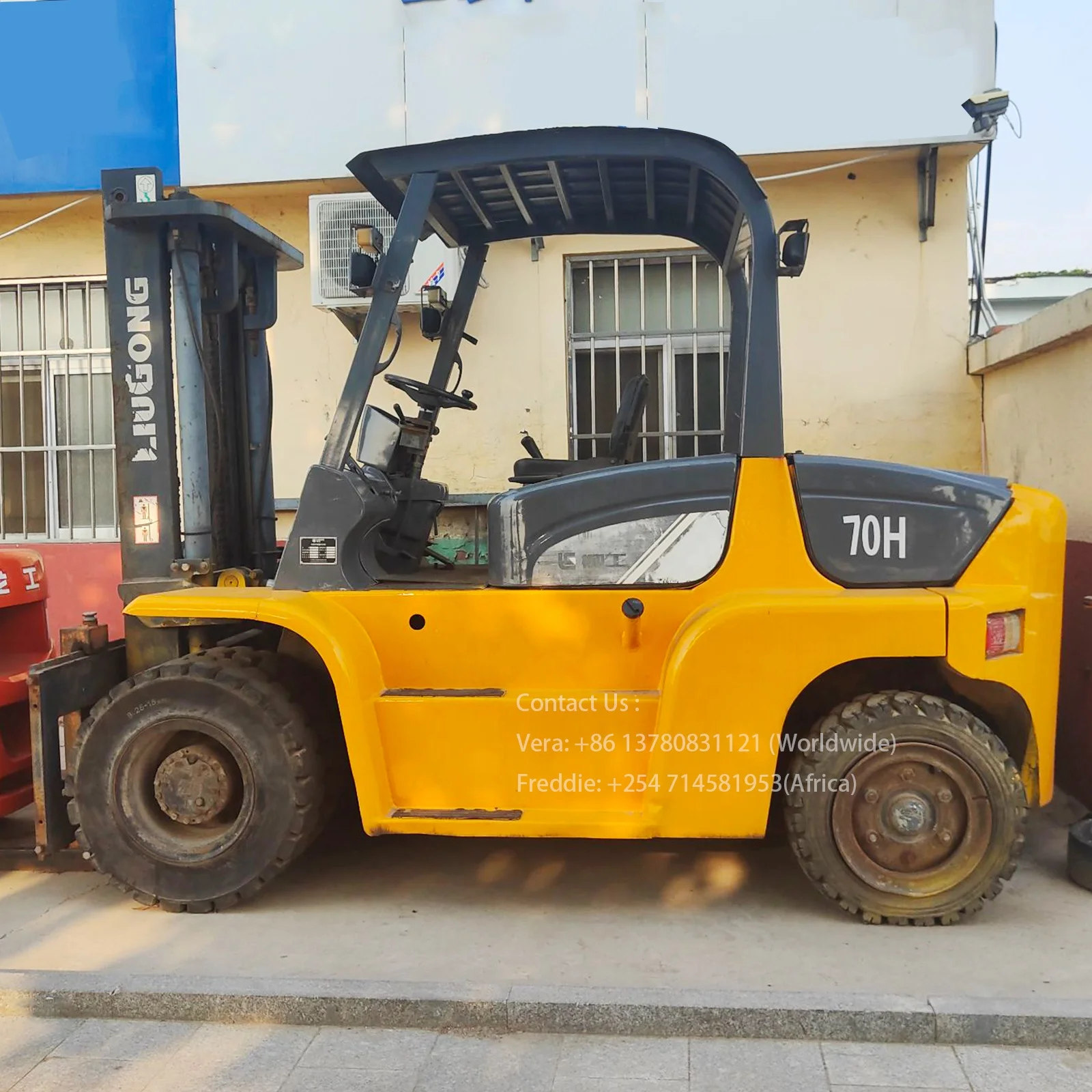 China Mini 2.5 ton  Forklift Cheap Economical Electric Forklift For Sale
