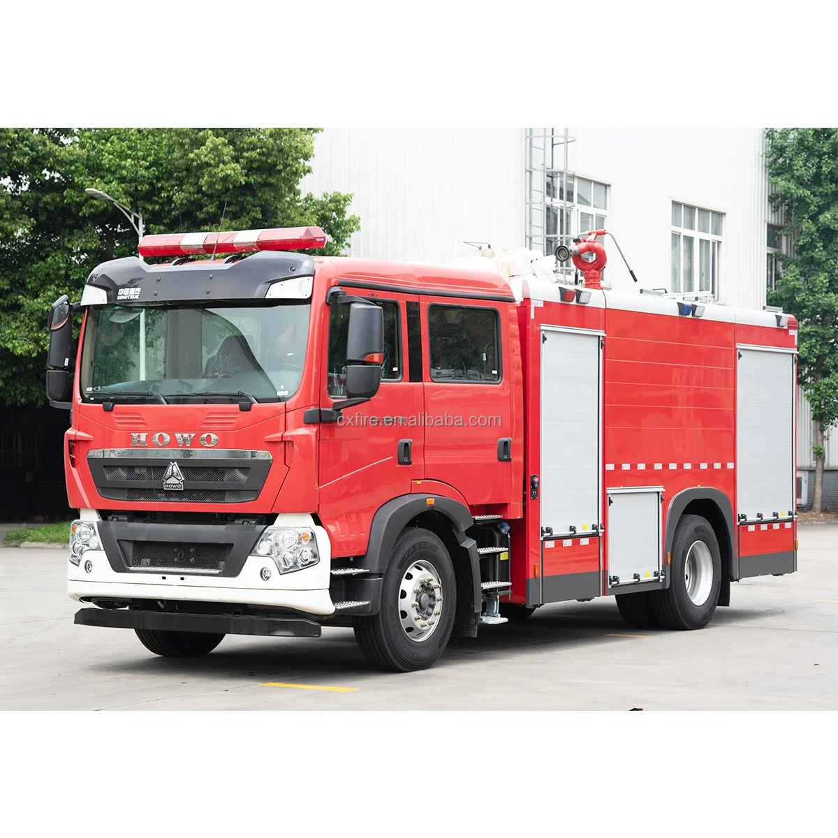 Sinotruk HOWO 8t Water Foam Fire Fighting Truck Specialized Vehicle China Manufacturer