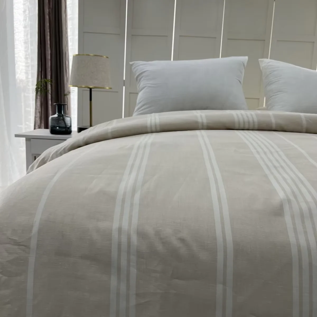 Small moq new Customized wholesale multi-color 100% linen superior comfort striped linen fabric for sofa bedding