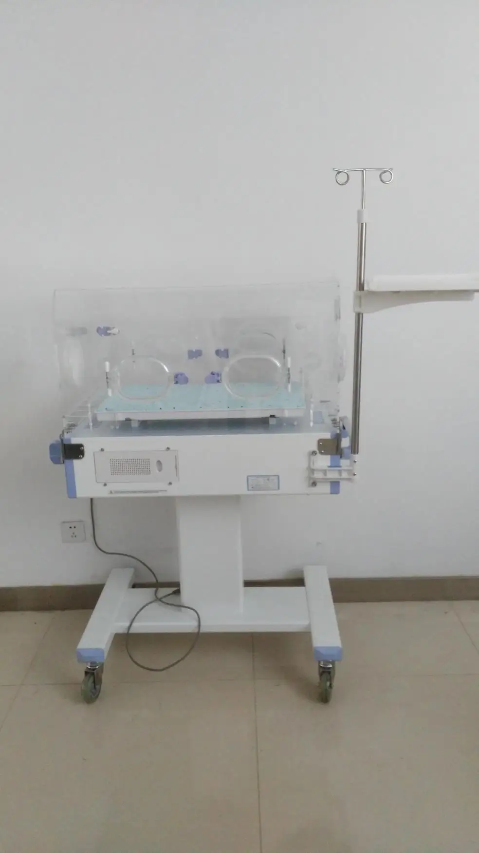 Hospital care equipment phototherapy lamp transport neonatal baby incubator