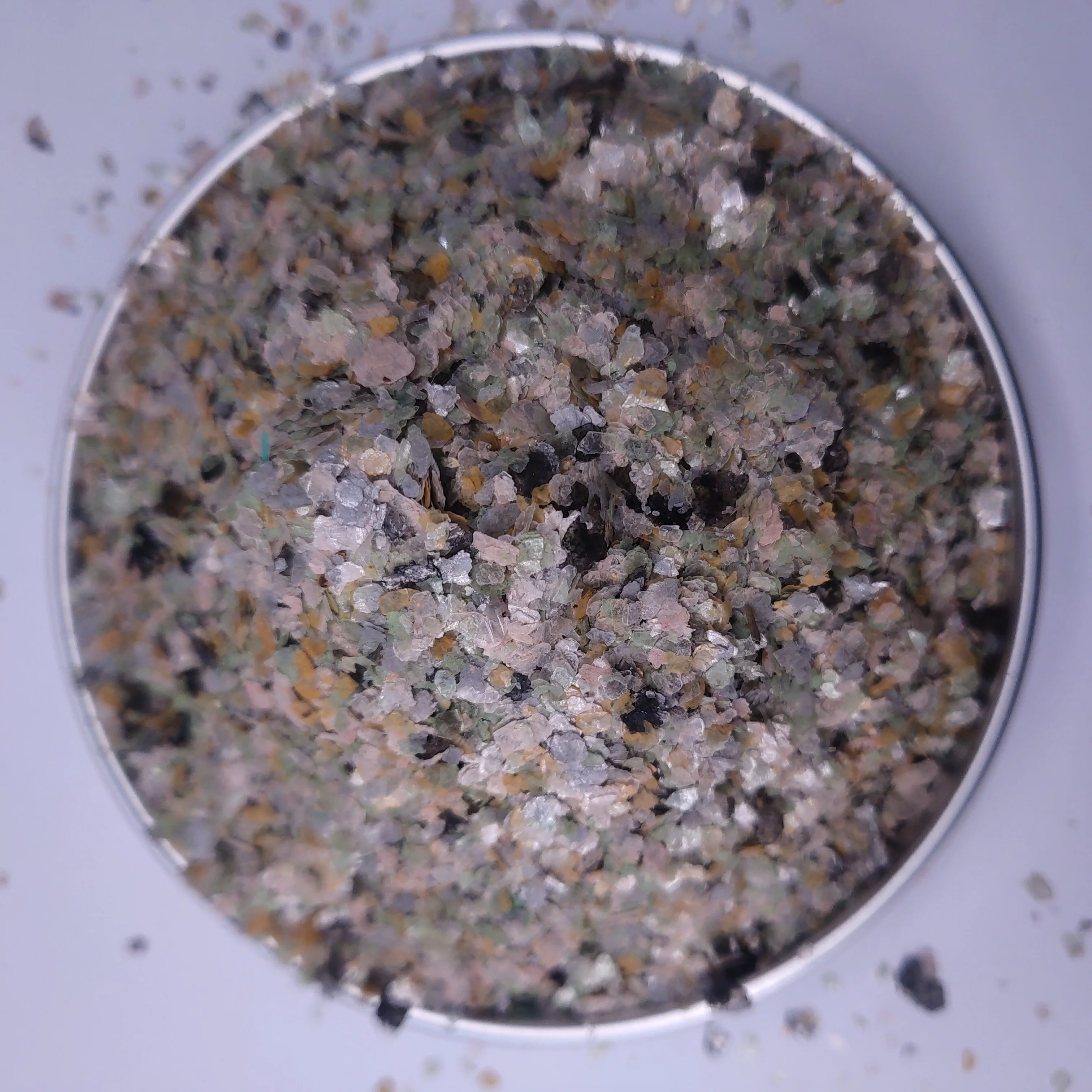 Made in China wholesale epoxy floor paint color chip colorful dyed mica