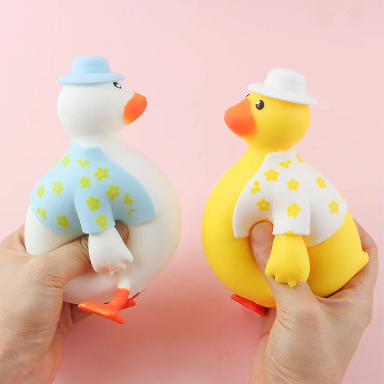 Wholesale Yellow Duck super cute costume Duck Squeeze toy Gift Box Stress Relief Ball Large tpr flour stretch squeeze toy