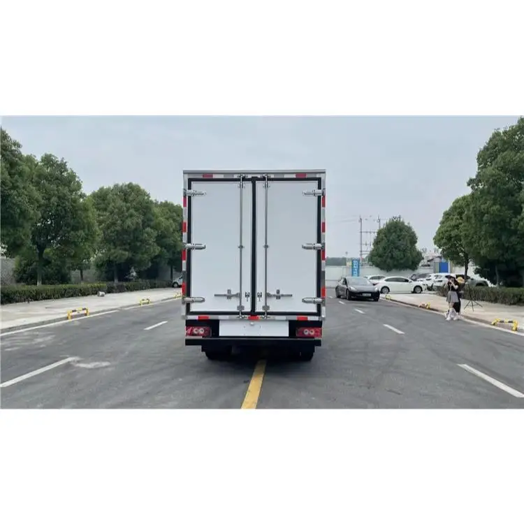 Factory Custom High End Small Refrigerated Trucks Mini Refrigerator Truck