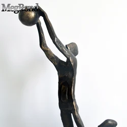 Antique bronze Cast iron sportman player statue for home creative decoration, basketball player figurine for table top decor