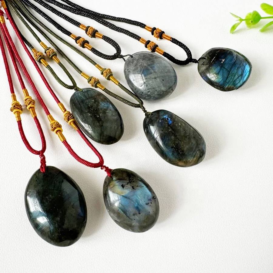 Irregular Shape Natural Flashy Labradorite Palm Pendant Healing Crystals Necklace Pendant For Gift