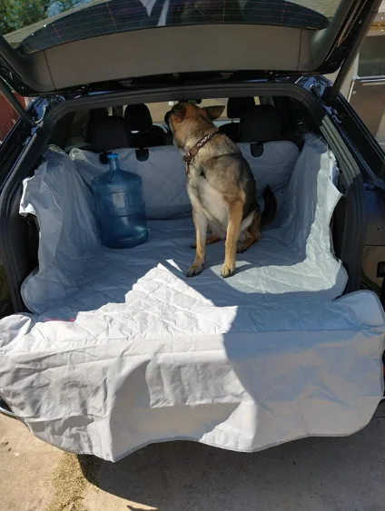 High Quality Scratch-proof Armrest Compatible 100% Waterproof Car Pet Dog Rear Seat Cover for SUVs and