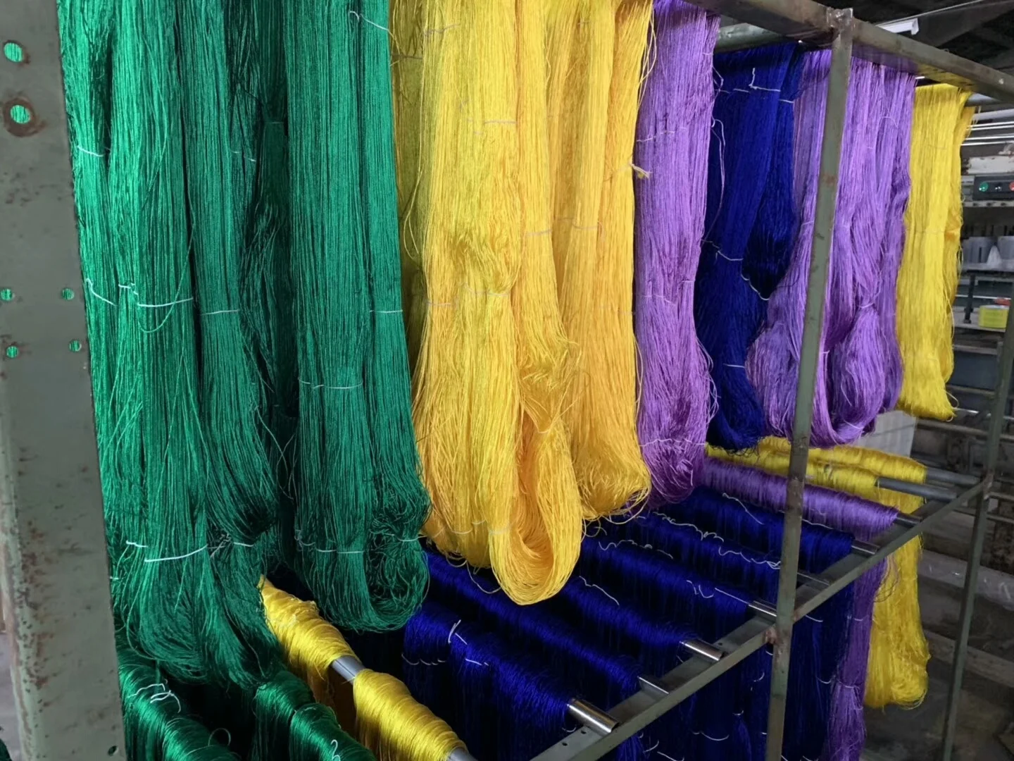 100% Viscose Rayon Embroidery Thread Bright Dyed Hank