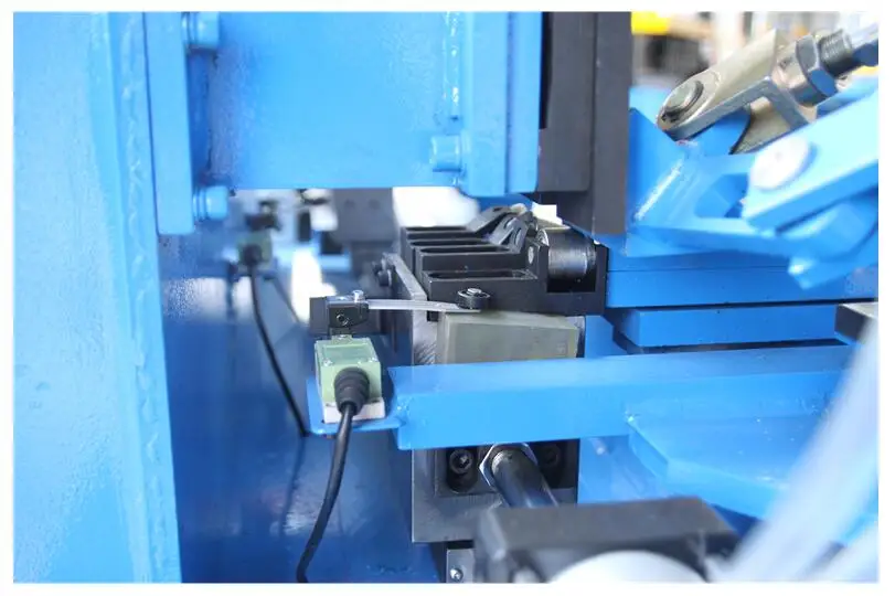 Duct Forming Machine /Pneumatic Lock Seaming Machine/Pneumatic Seam Forming Machine