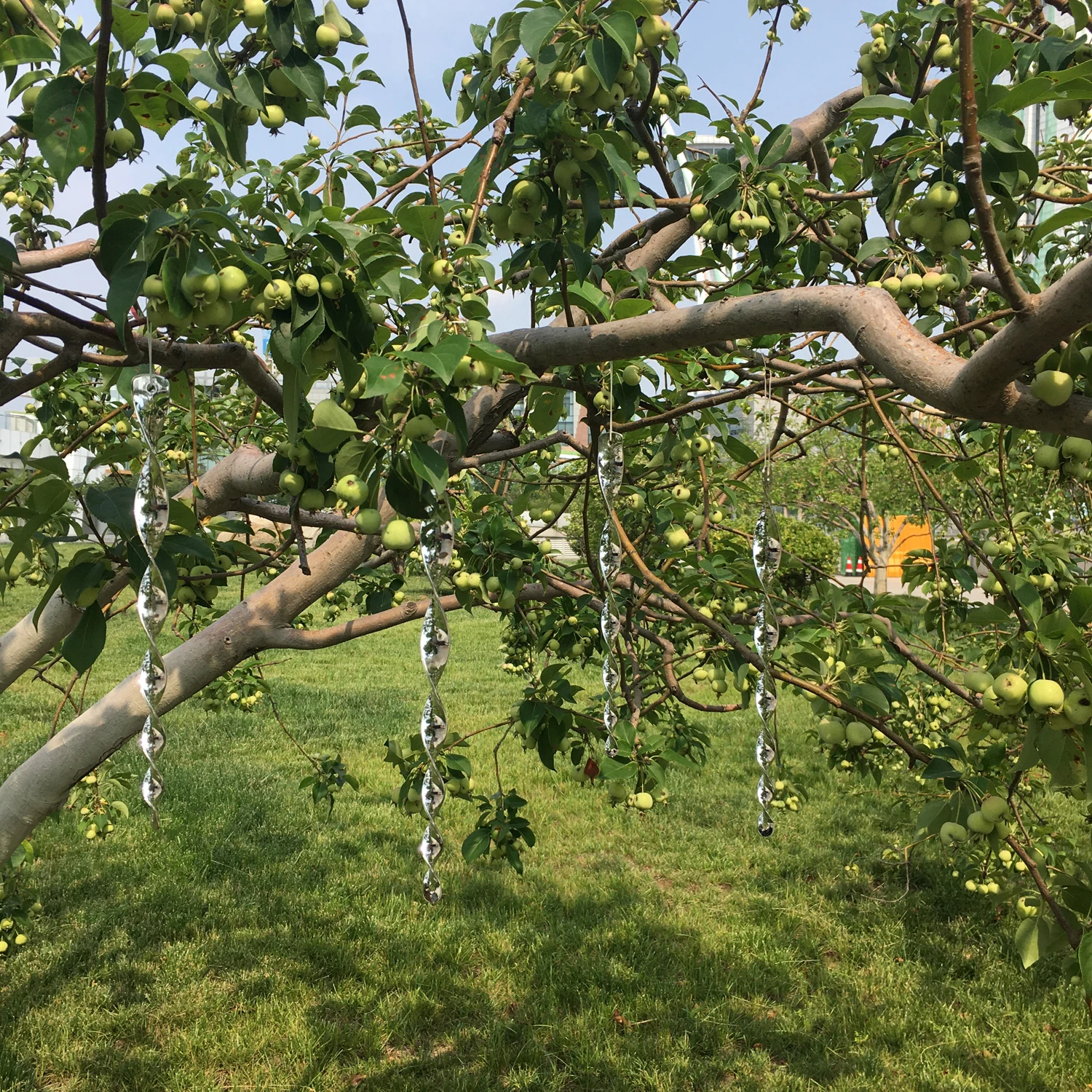 30cm Bird Repellent Wind Spiral rod Twister Reflective Scarer Rods to Keep Birds Away