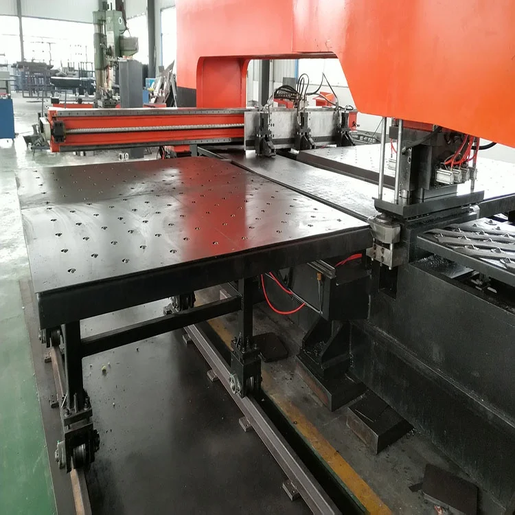 Толстый листовой металл CNC револьверный