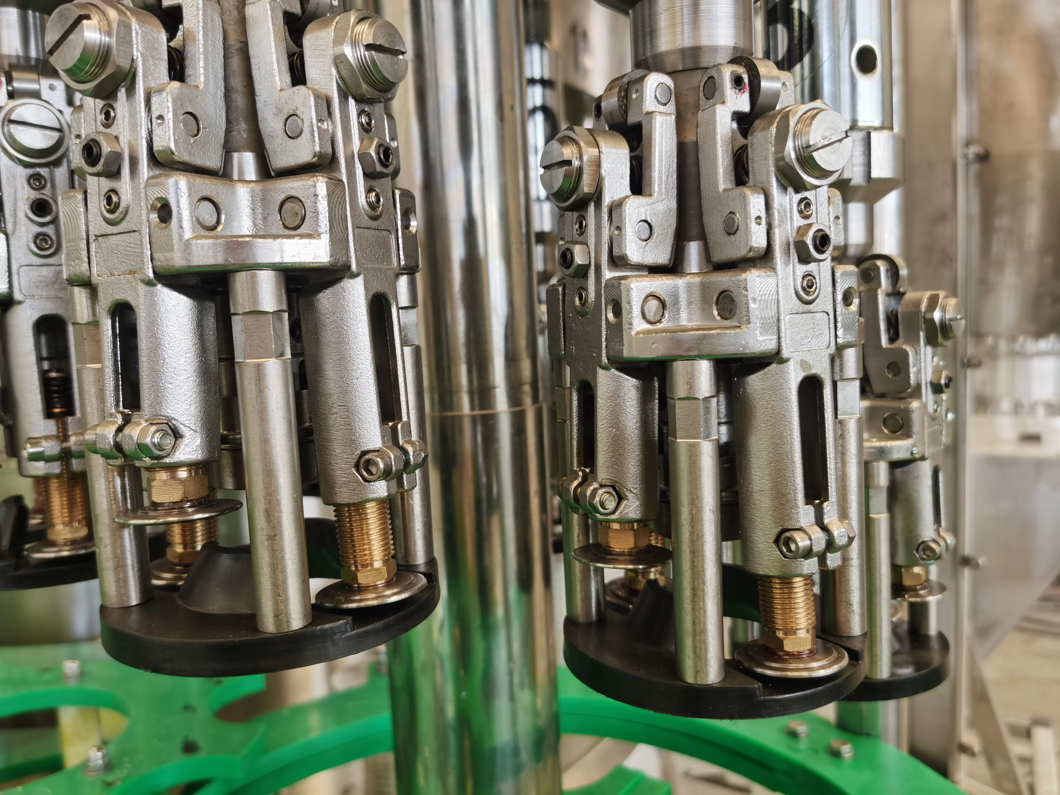 Automatic Liquid Filling Machine Wine Whiskey Vodka Liquid  Bottling Washing Filling Capping 3 In 1 Monoblock Machine