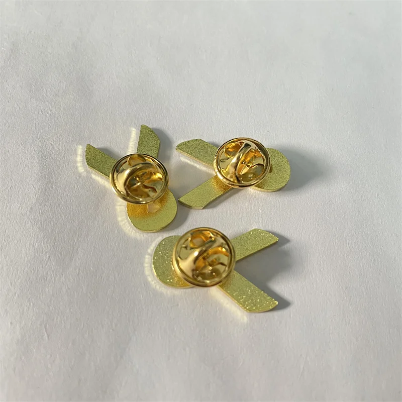 Custom metal country flags brooch pin ukrainian ribbon lapel pin Russia Ukraine flag badge