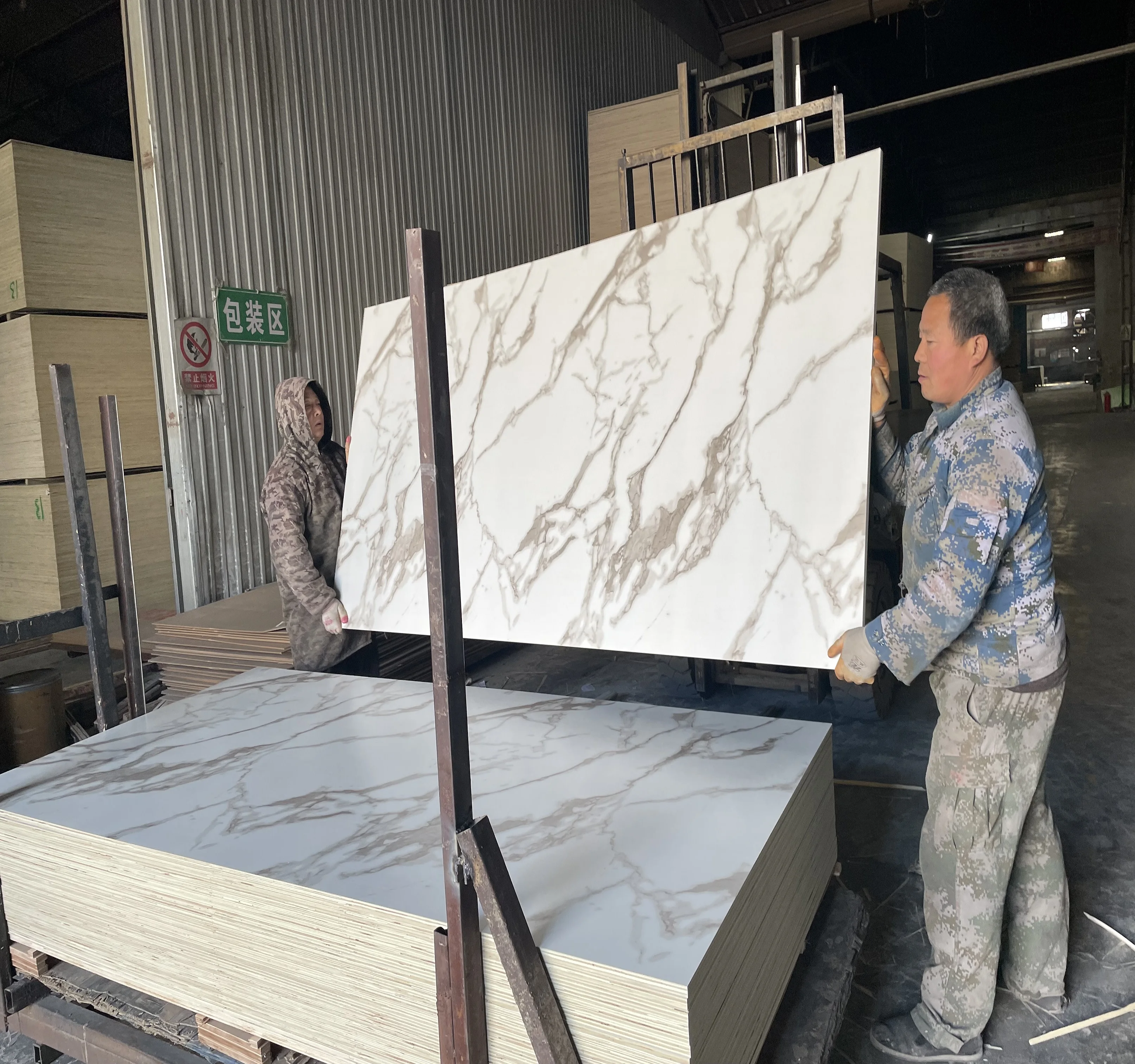 High Quality Plywood 18mm Marine White/wood Grain Melamine Plywood For Kitchen Cabinet Furniture Made In China