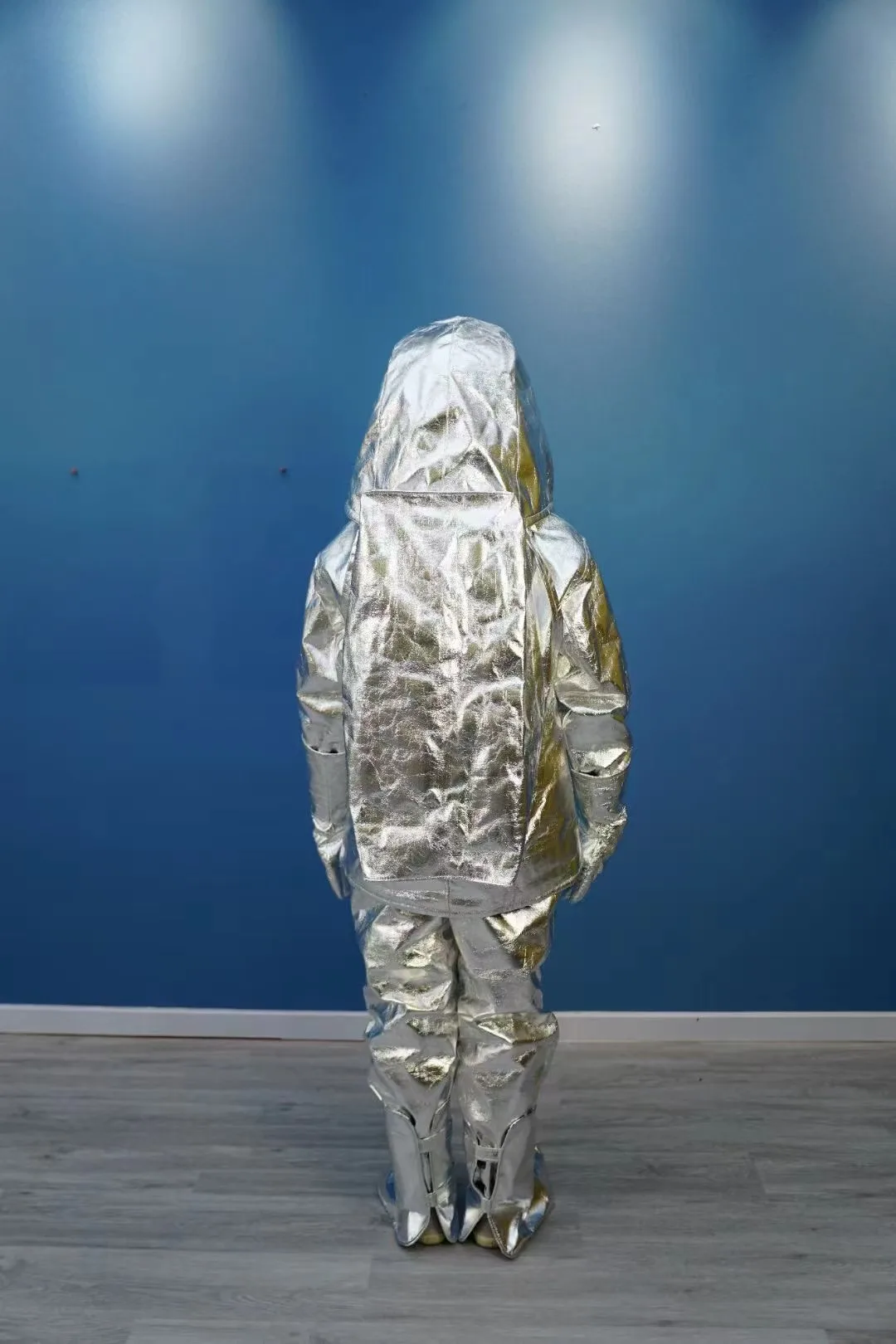 Method of clothing fire for composite aluminum insulation clothing set