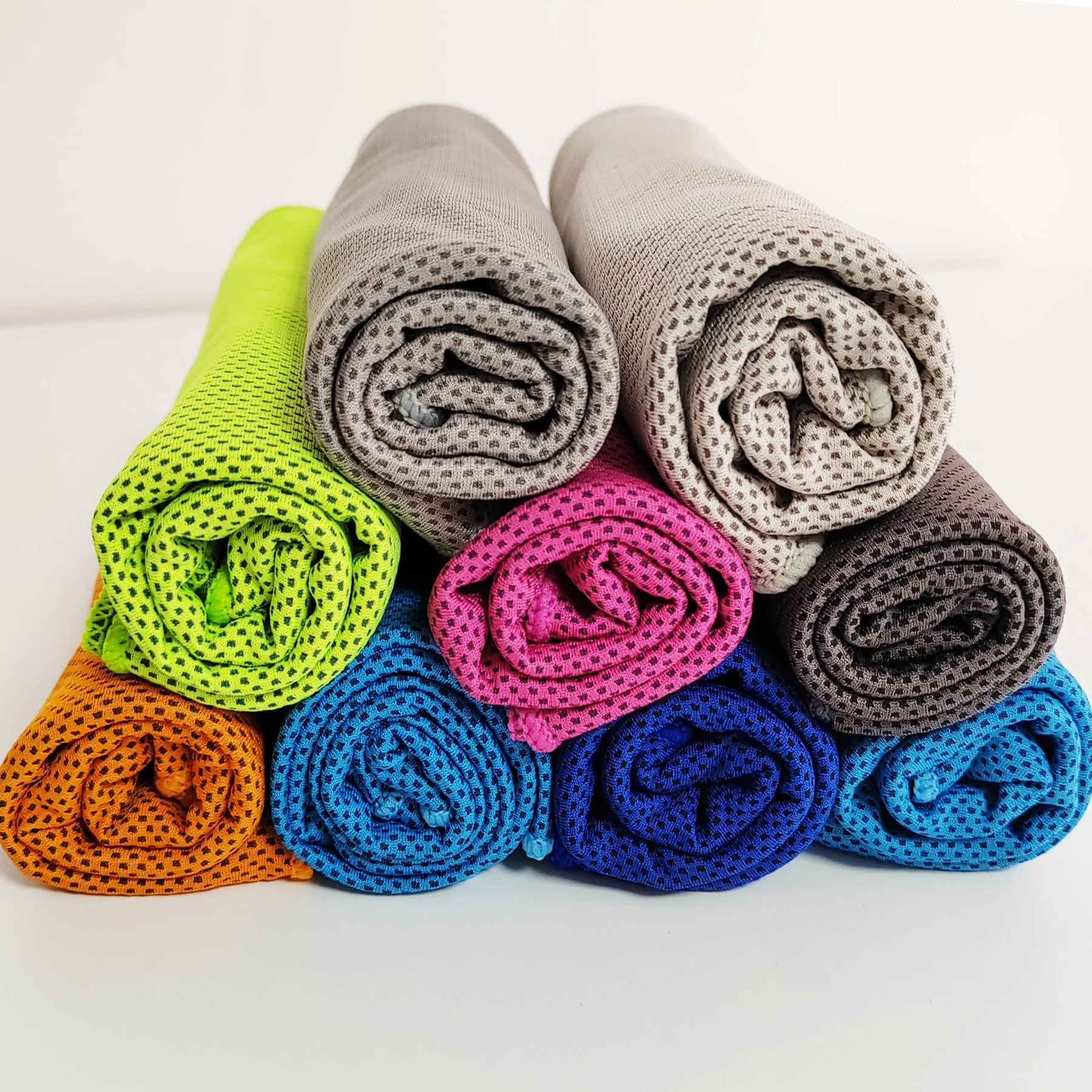 Custom Microfiber Square Cooling Towel Quick-Dry for Fitness Gym Sports Travel Ice Cold in Summer