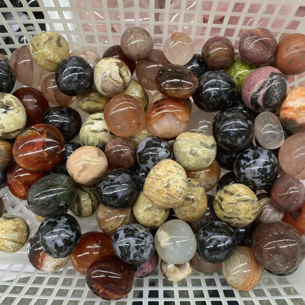 Factory Cheap Price Wholesale Natural Round Shaped Mixed Stones Crystal Healing Tumbled For Home Decoration