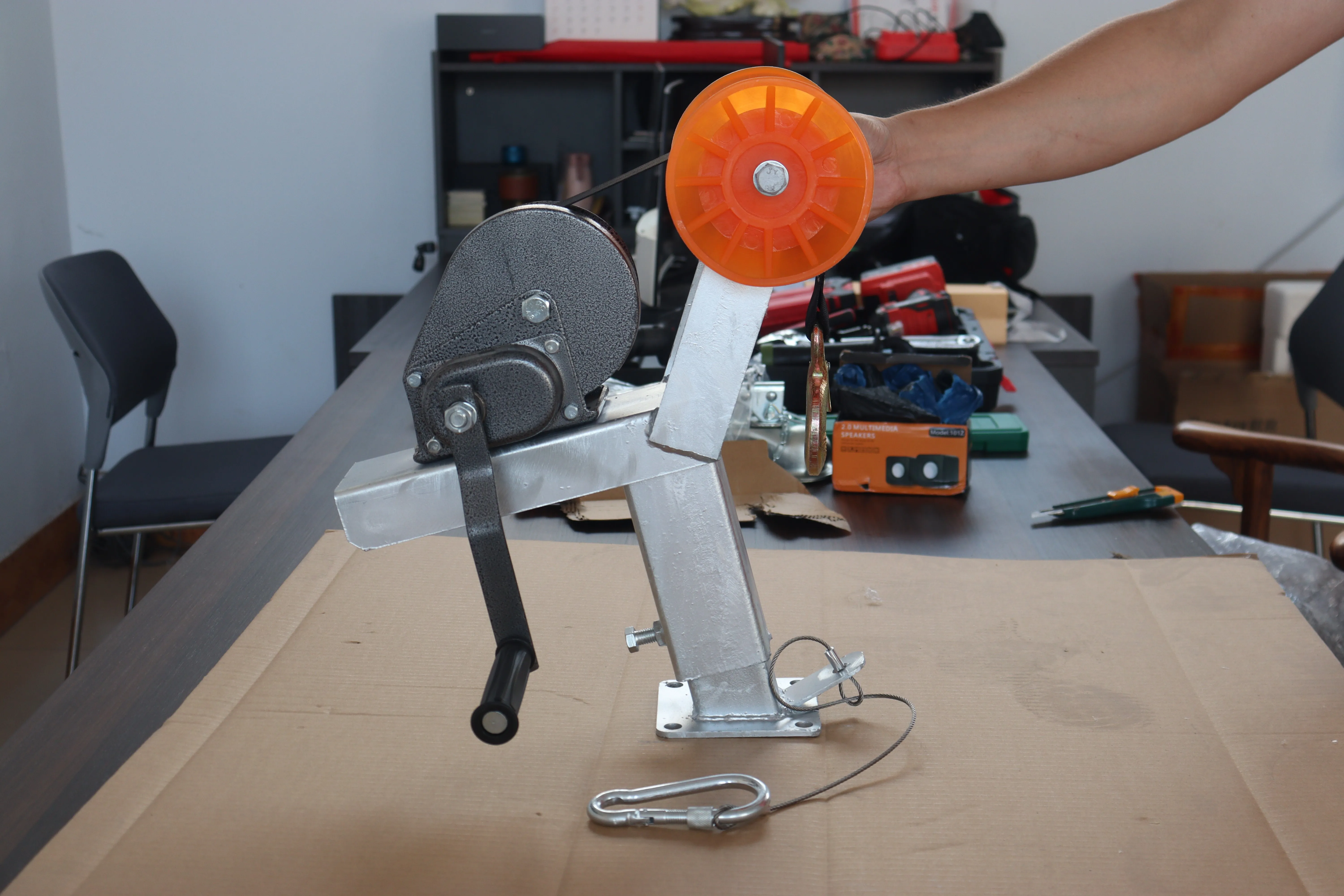 Motorboat trailer winch mount 2000lbs pounds boat trailer winch bracket&roller boat trailer winch rack 80*100mm drawbar